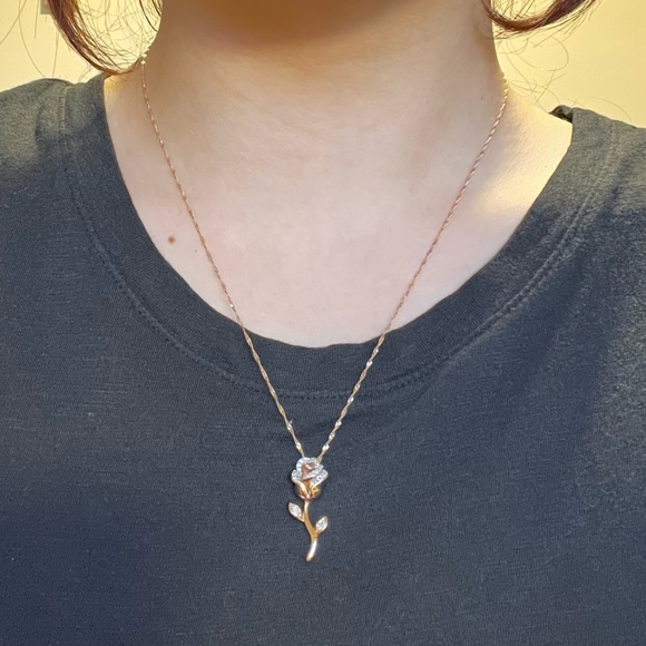 Enchanted Rose, Disney Fine Jewelry Womens 1/10 CT. T.W. Genuine White Diamond - Picture 4 of 5